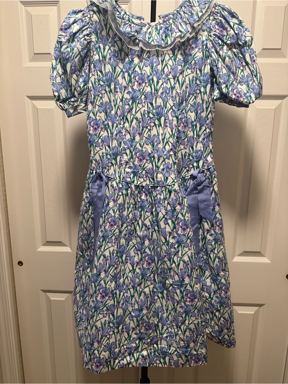 Girls' Floral Puff-Sleeve Dress in Lavender and White